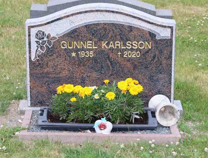 Gravnummer: B G C    23-24