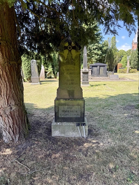 Grave number: TR 4 1   138