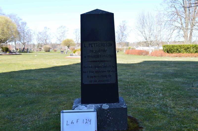 Grave number: LG F   124