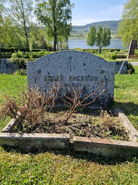 Grave number: 501 26 4587-4589