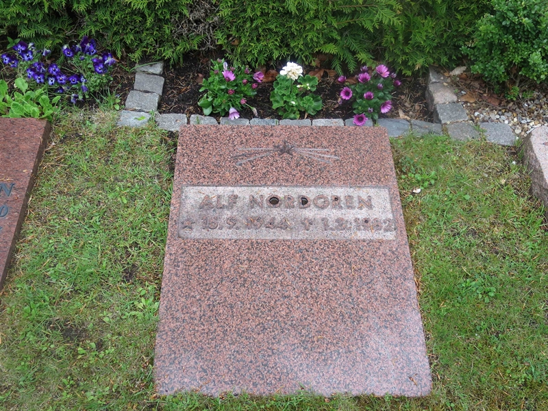 Grave number: HÖB N.UR   319