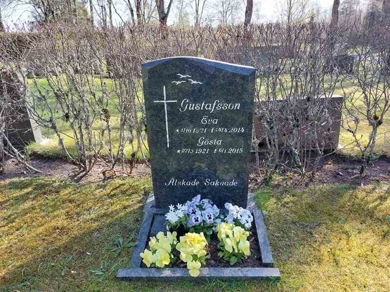 Grave number: HÖ 4   73