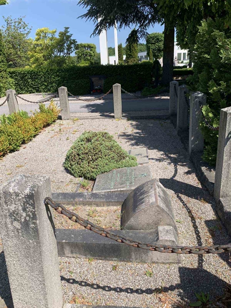 Grave number: NK IV 208-209