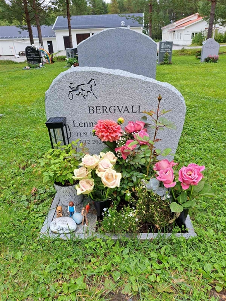 Grave number: 2 Q  2774
