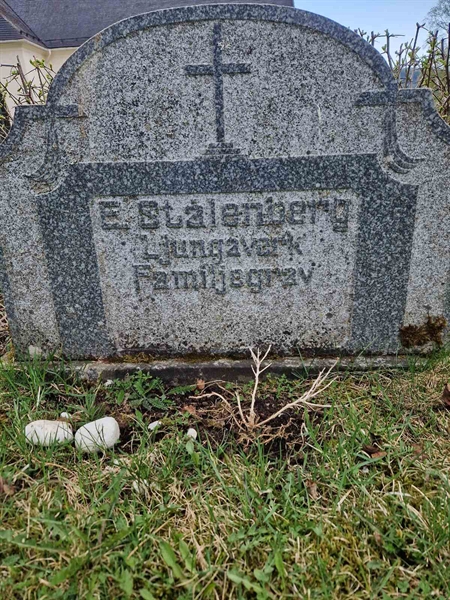 Grave number: 501 08 1018-1020