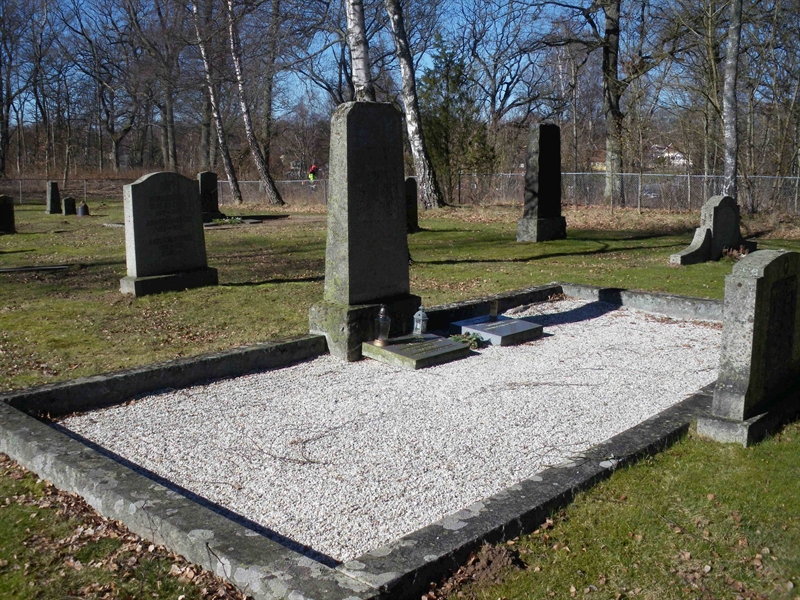 Grave number: SB 03     8