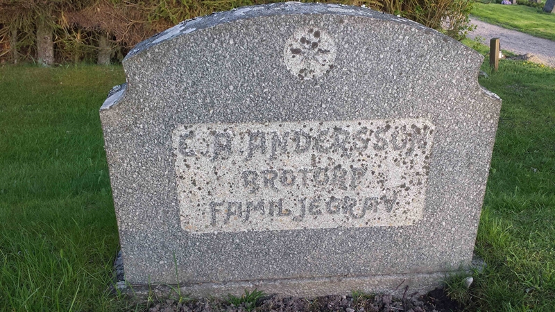 Grave number: M B   93, 94