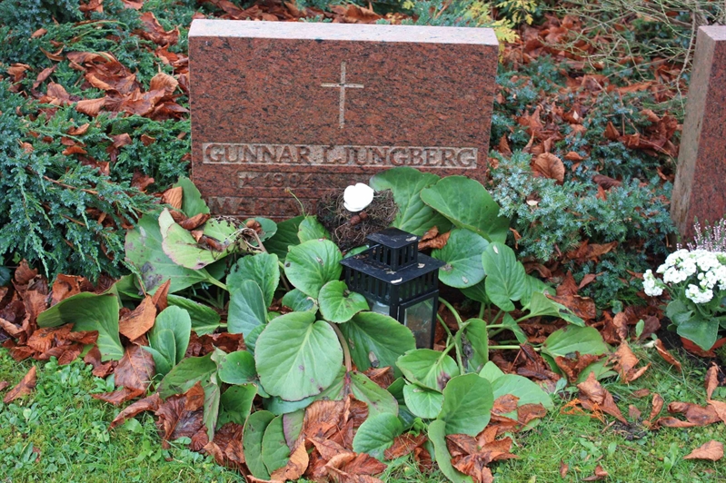 Grave number: Ö U09    73