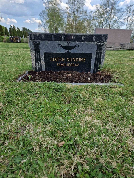 Grave number: 501 06 728-730