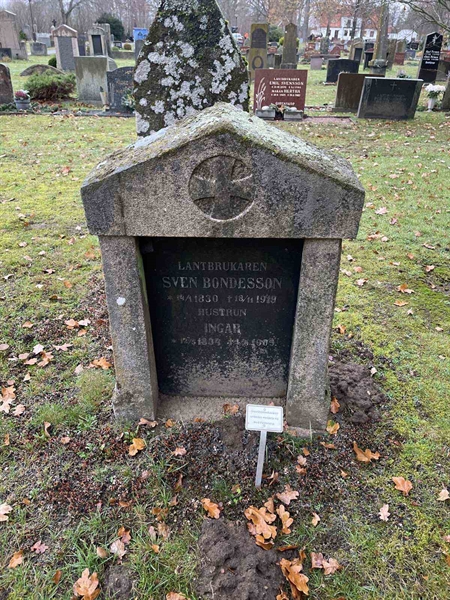 Grave number: VV 2   244, 245