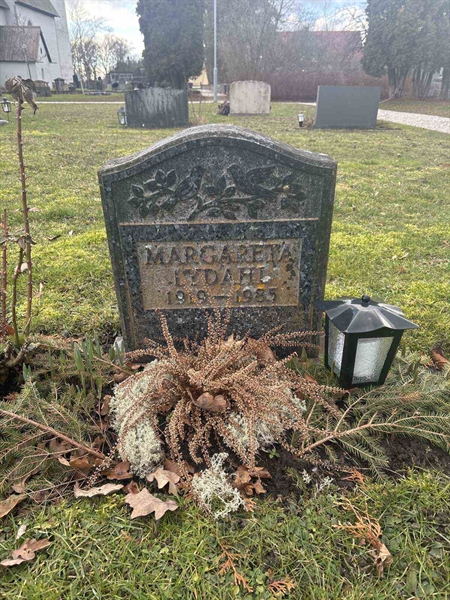 Grave number: E E 68