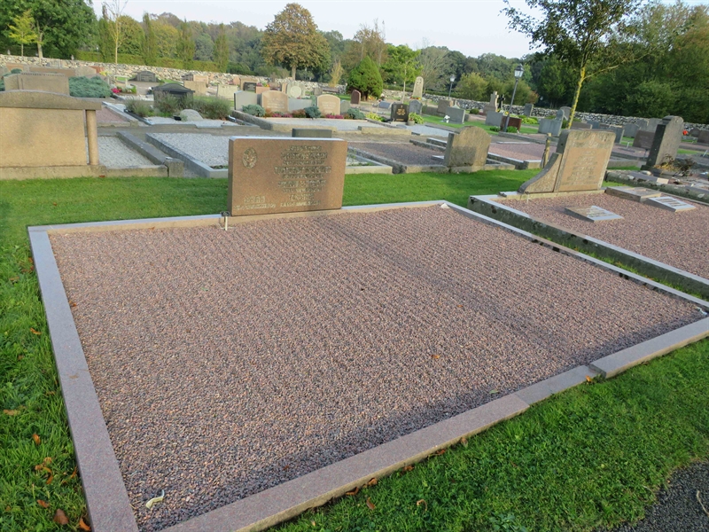 Grave number: 1 03  110