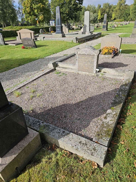 Grave number: Fr 5   685-686