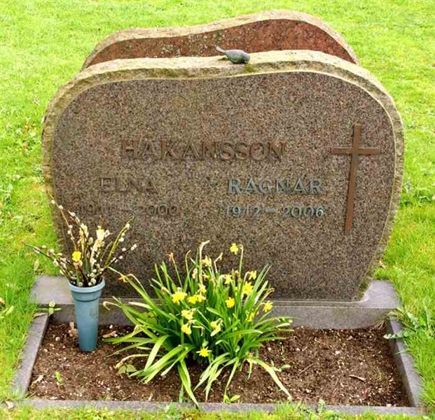 Grave number: SN L    21