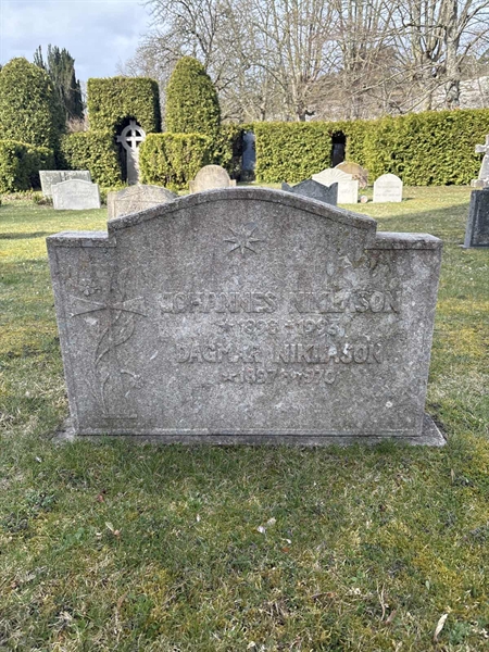 Grave number: LI 75