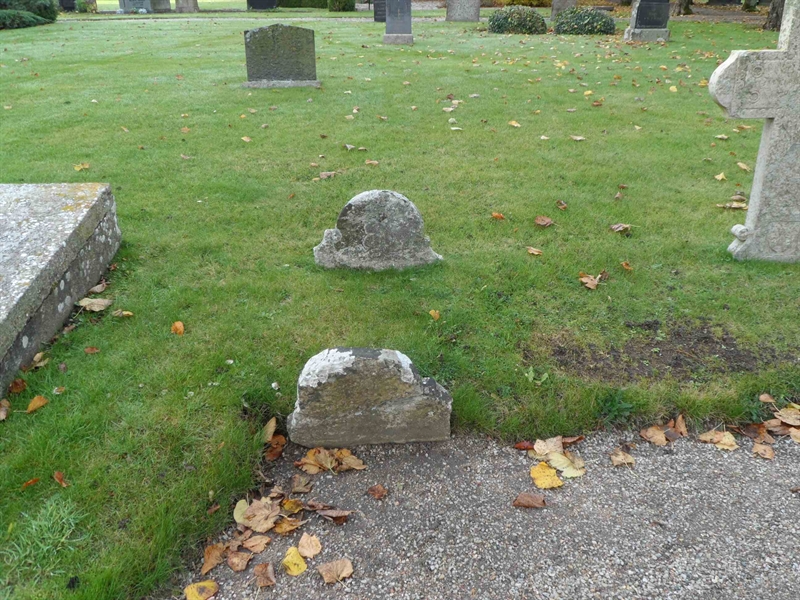 Grave number: 2 01   111