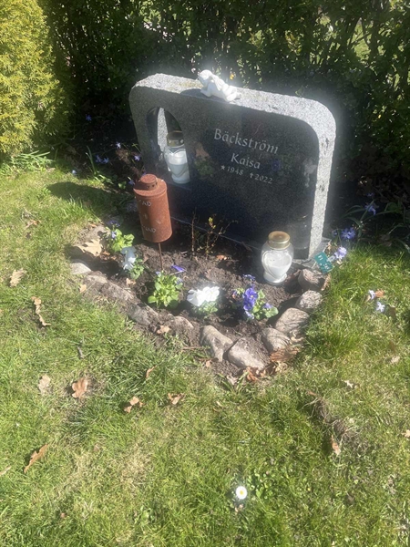 Grave number: 1 3 F1 285