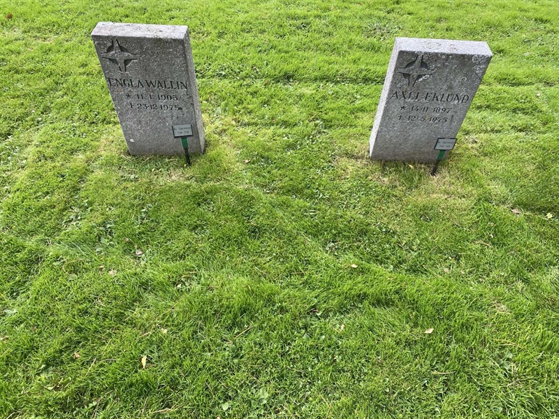 Hautatunnus: 2 C   748-749