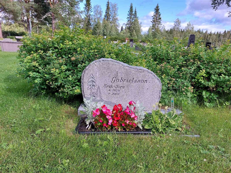 Grave number: SK 6    51, 52
