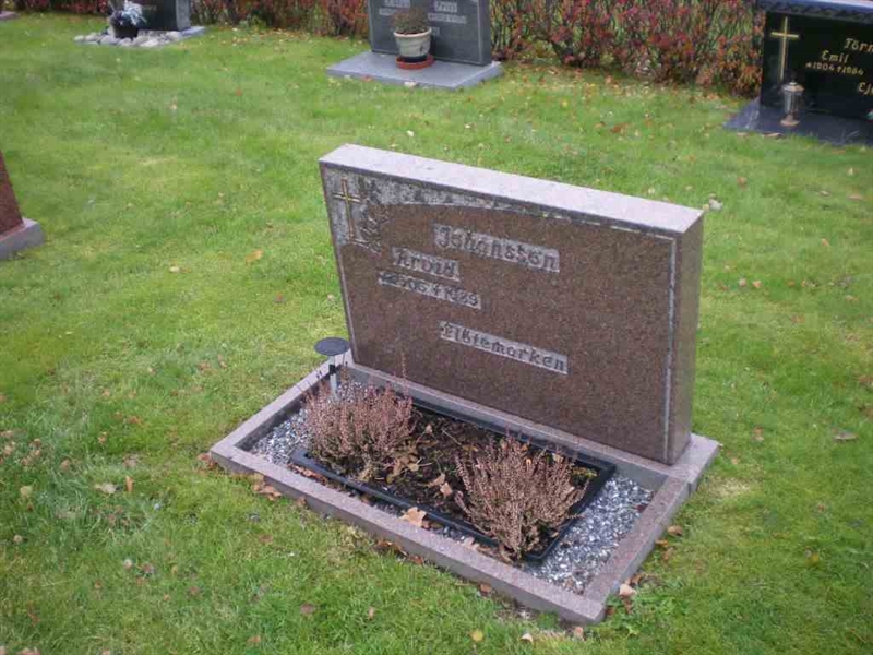 Grave number: N 011  0027, 0028