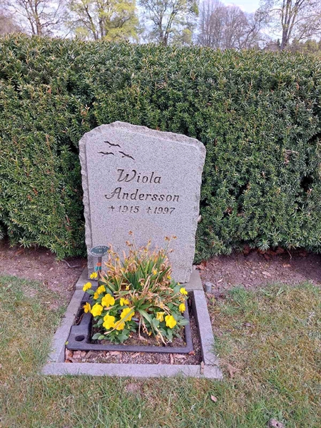 Grave number: HÖ 10   40