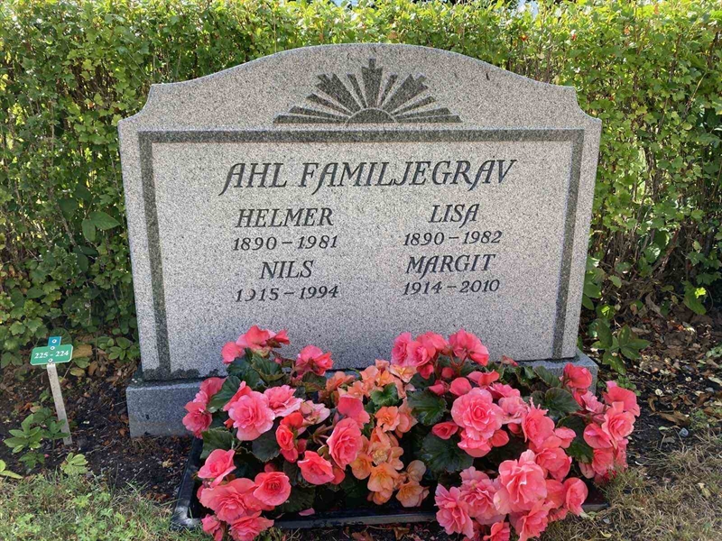 Hautatunnus: Kärn ga pers   224-225