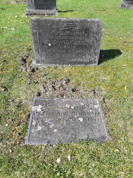 Grave number: 2 I    77-78
