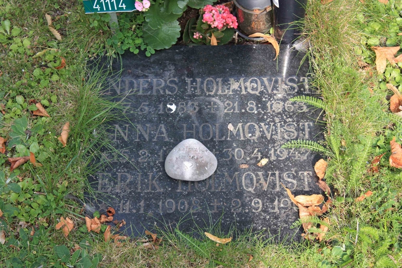 Grave number: Ö U04    66