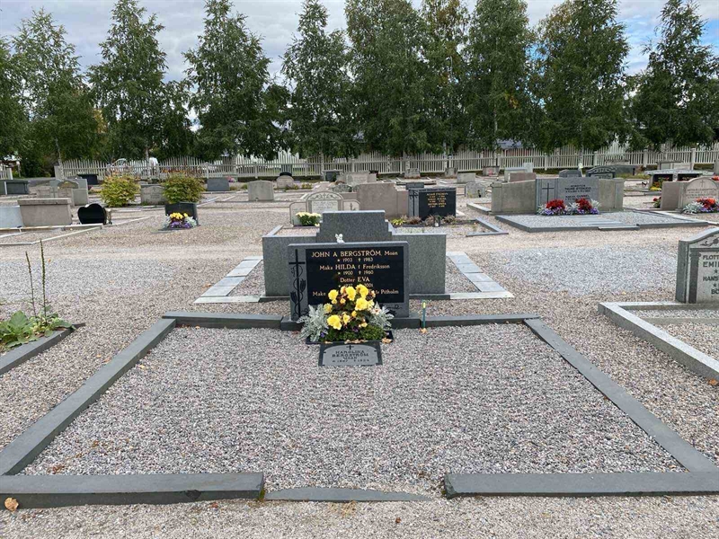 Grave number: 2 07   139