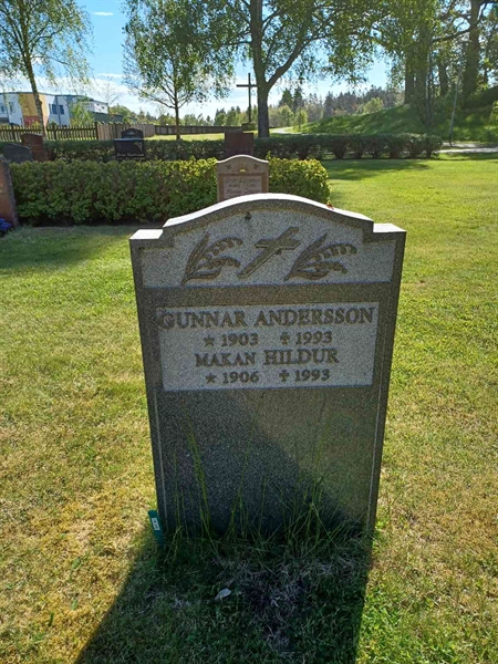 Grave number: OS ÖK 352, 353