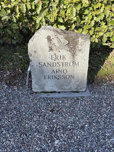 Grave number: 4 N NE    32
