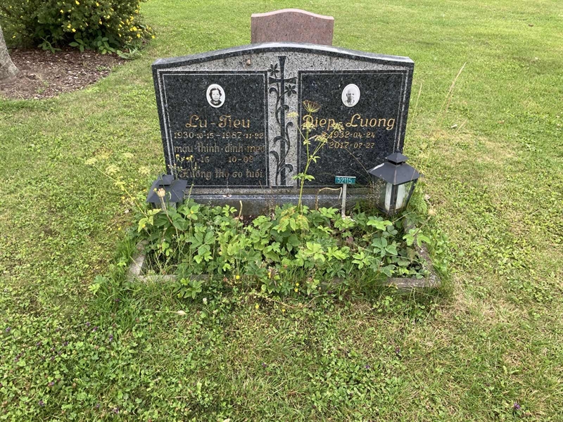 Grave number: R 02   146, 147