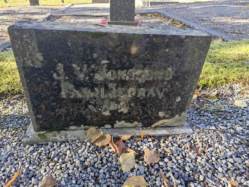 Grave number: AK B  2491-2493