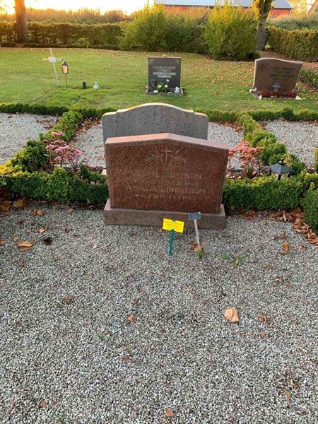 Grave number: KN H     20, 21