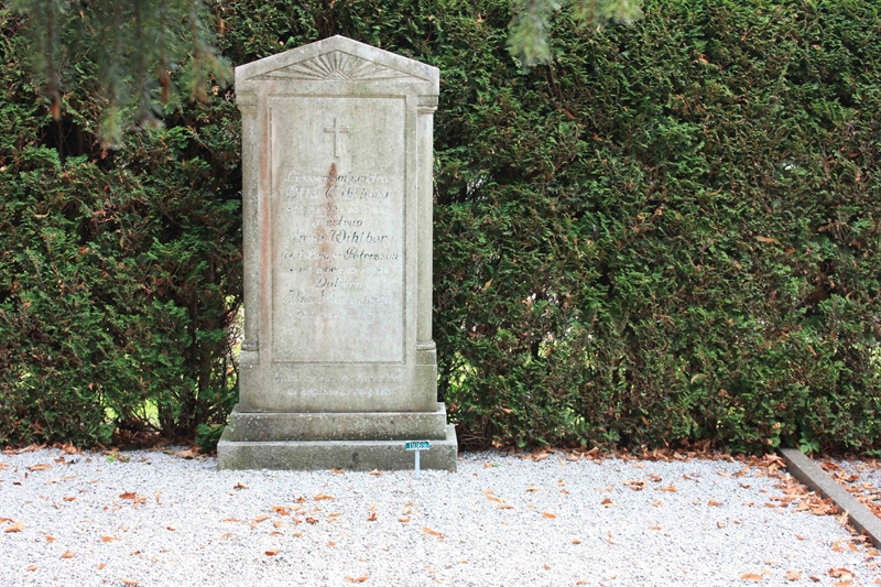 Grave number: Ö 11i   124, 125, 126