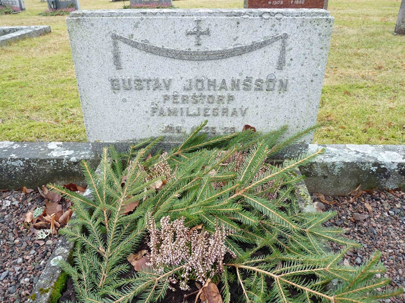 Grave number: SG 3    5