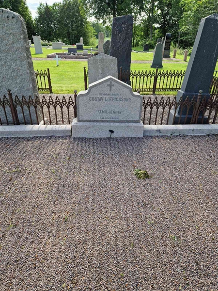 Grave number: 05 Q   52