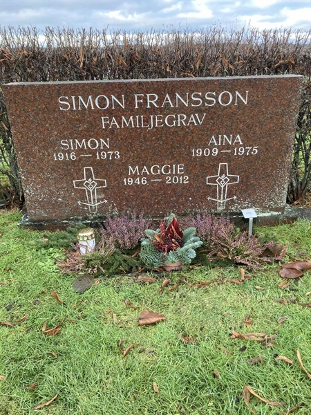 Grave number: S NK 02   110, 111, 112
