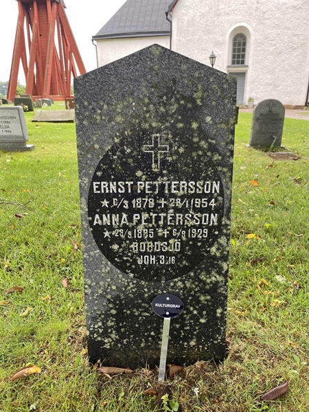 Grave number: 02 A   121-122