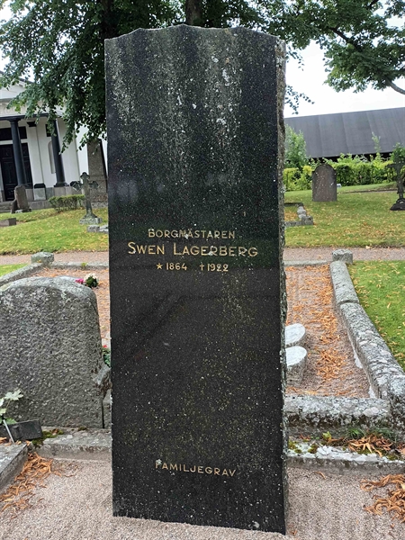 Grave number: SÖ 06   212
