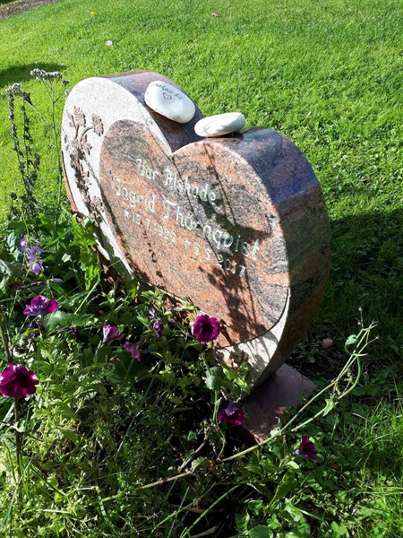 Hautatunnus: NK F D   407