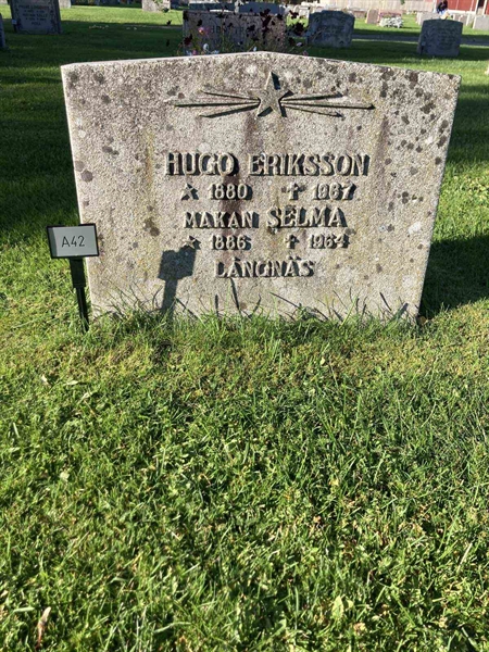 Grave number: 1 NA    42