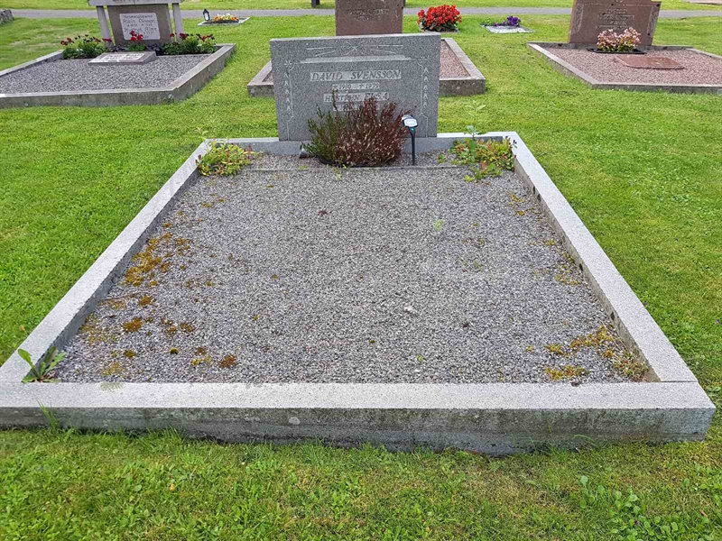 Grave number: 06 60218