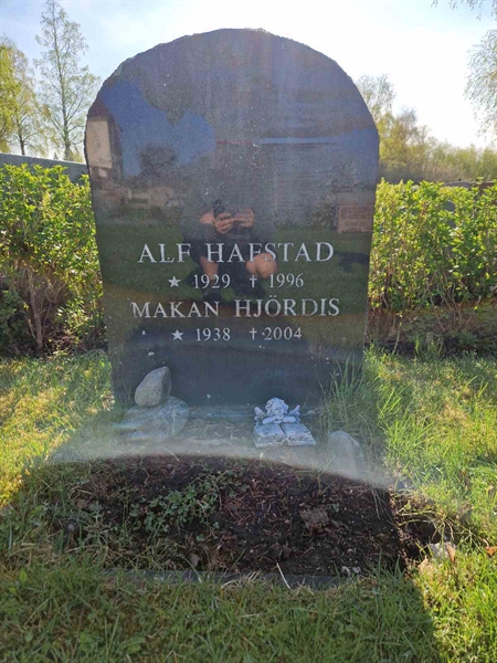 Grave number: 501 14 2752-2753