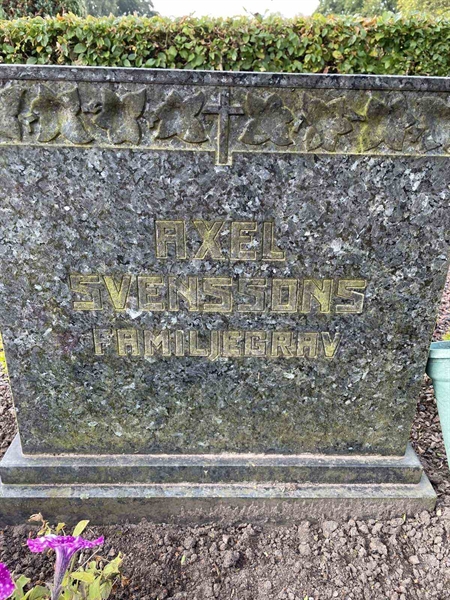 Grave number: EK K 1    18