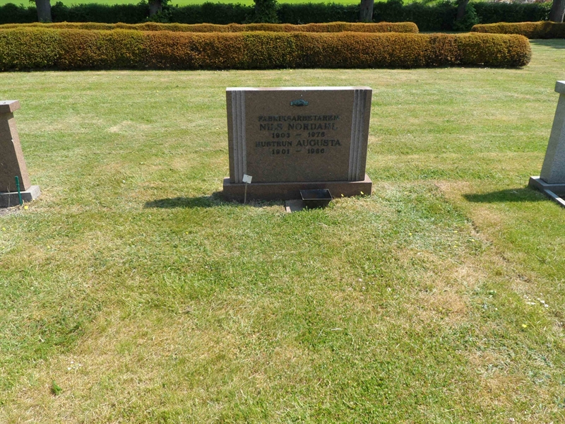 Grave number: ÖH H   103, 104