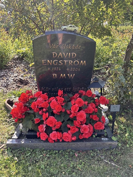 Grave number: 1 F1     5
