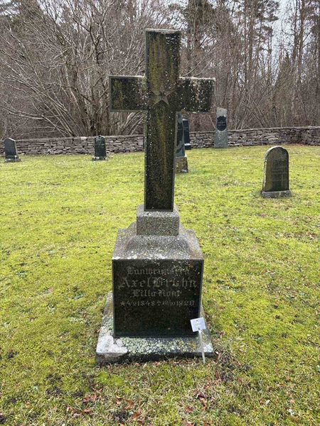 Grave number: L C 32