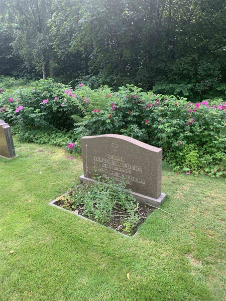 Grave number: NK E   313, 314, 315