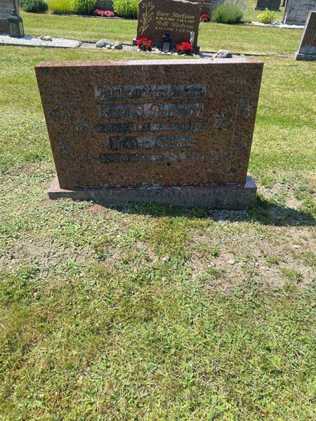 Grave number: 20 P   140-141